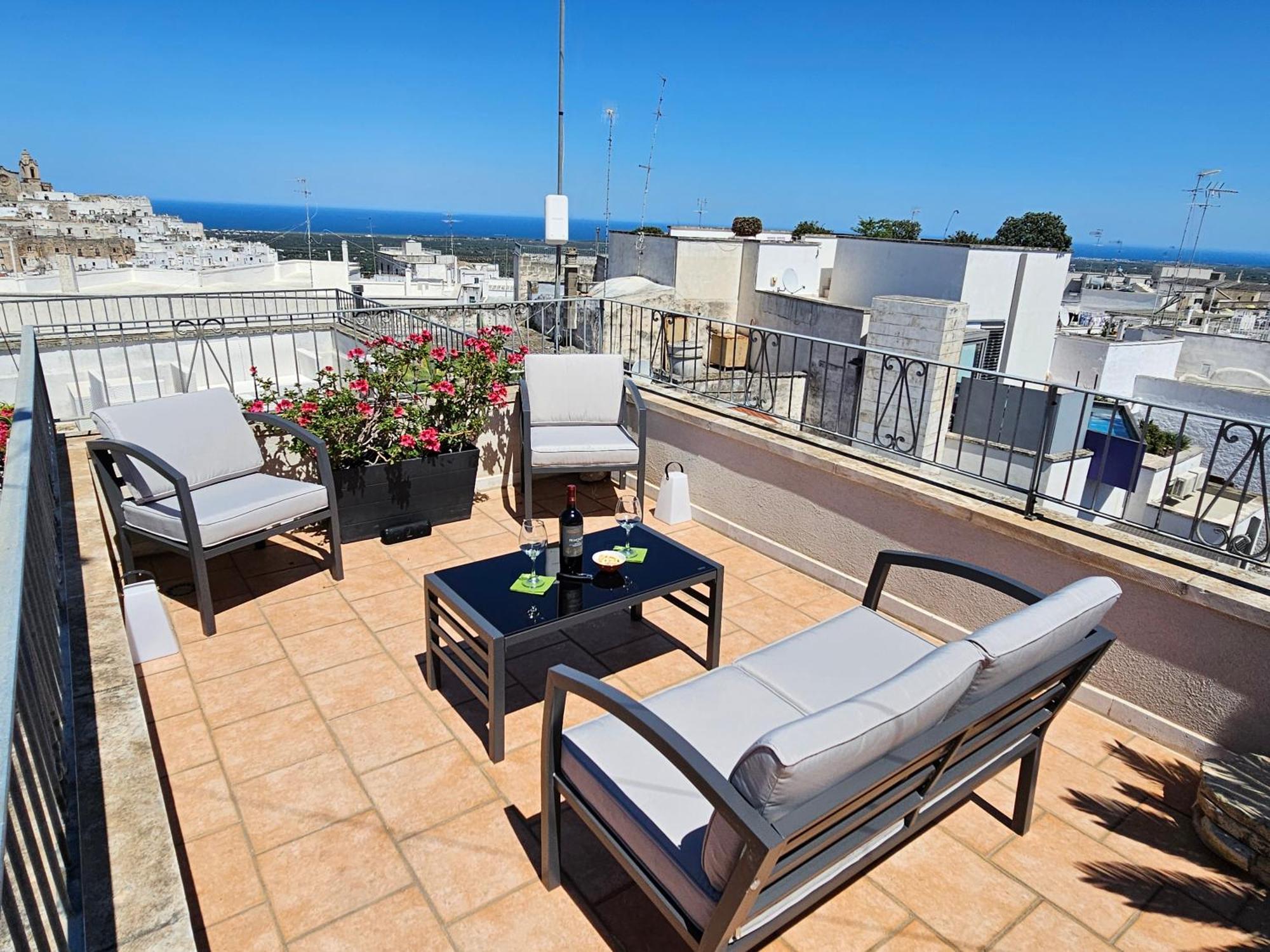 Casa Josephina - Three Level Stone Home With Balcony, 2 Roof Terraces & Sea Views Ostuni Oda fotoğraf