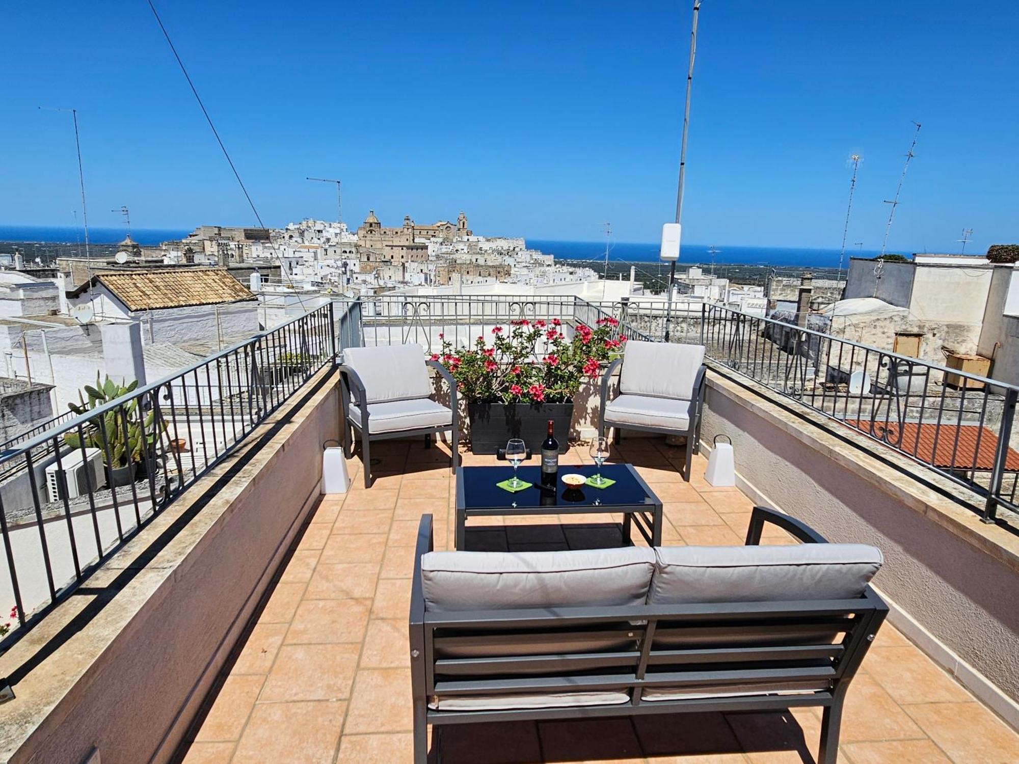 Casa Josephina - Three Level Stone Home With Balcony, 2 Roof Terraces & Sea Views Ostuni Oda fotoğraf